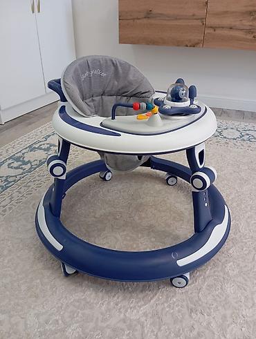 ходунки для детей цена: Детские ходунки Babywalker в бело-синем цвете с мягким серым сиденьем — 2