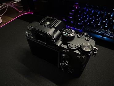 sony linza: Sony α7R III (ILCE-7RM3) tam kadr güzgüsüz fotoaparat - 42.4 MP Exmor — 2