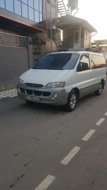 е34 автомобиль: Hyundai Starex: 2000 г., 2.5 л, Механика, Дизель, Минивэн