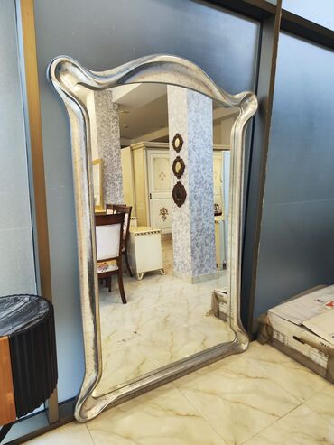 shkolnaya forma dlya malchikov: Güzgü Floor mirror