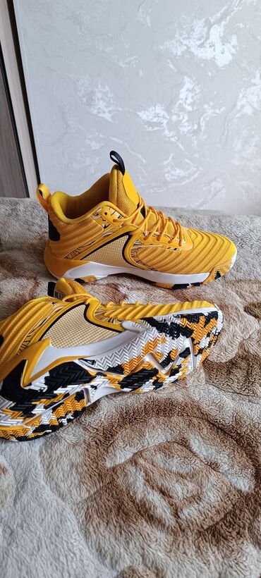 Кроссовки и спортивная обувь: Кроссовки спортивные, ярко‑желтые - Дизайн: динамичный — 10