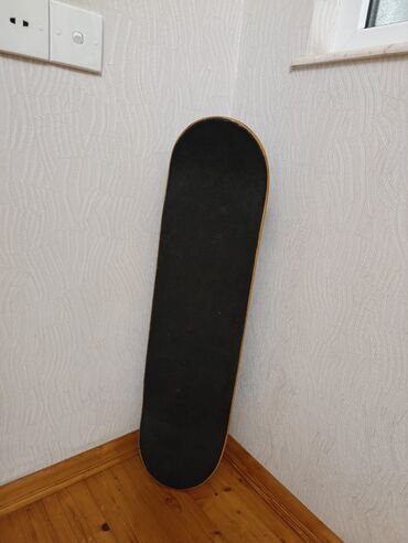 Boşqablar: Skateboard professional Skeyt az isdifade olunub yaxşi vəzyətdədi