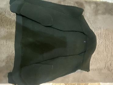 deri pencek: Kişi Üçün Xüsusiyyətlər: - Rəng: tünd yaşıl/qrafit. - Material — 3