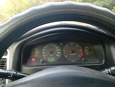 2 9 тди: Toyota Avensis: 2002 г., 2 л, Кол менен иштөөчү, Дизель, Лифтбек — 5