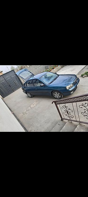 audi s: Hyundai Elantra: 2001 г., 1.6 л, Механика, Бензин, Хэтчбэк — 1
