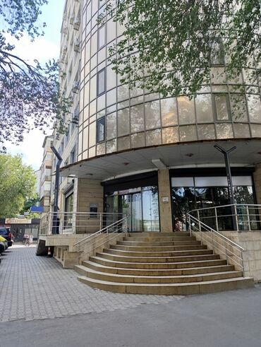 аренда квартиры под офис в центре: 4 бөлмө, 125 кв. м, Элитка, 8 кабат, Дизайнердик ремонт