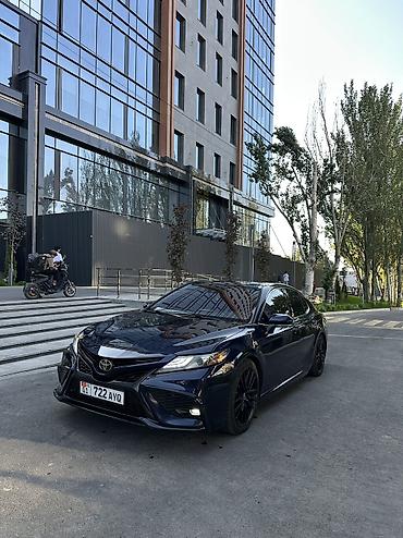 Toyota Camry: 2021 г., 2.5 л, Автомат, Бензин
