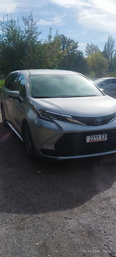минивен гибрид: Toyota Sienna: 2021 г., Гибрид, Минивэн — 6
