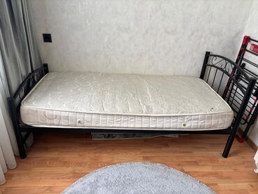 железная кровать односпальная: Təknəfərlik çarpayı, Bazasız, Matras ilə, Siyirməsiz
