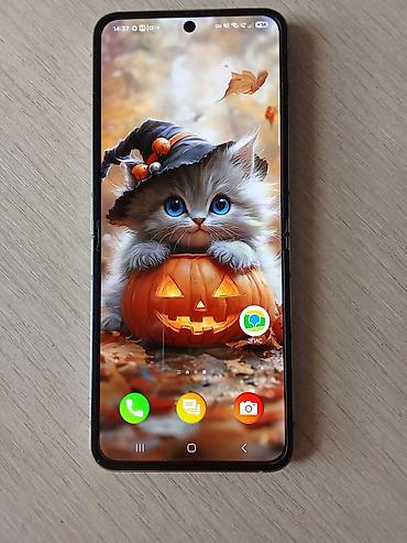 flip 7: Samsung Galaxy Z Flip6, Б/у, 256 ГБ, цвет - Серебристый, 1 SIM, eSIM — 1