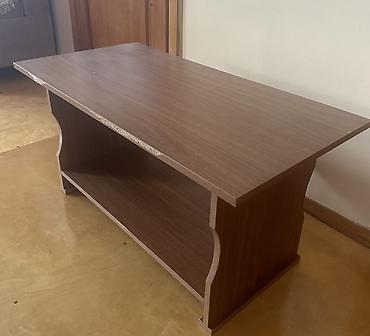 Mebel xidmətləri: MDF/DM-laminatdan hazırlanmış sadə dizaynlı jurnal masası — 1