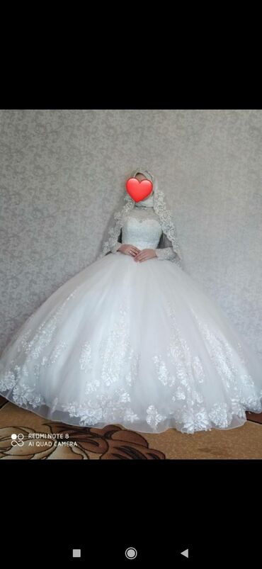 Свадебные платья и аксессуары: Продаю свадебное платье б/у состояние хорошее 10000 прокат 3тыс