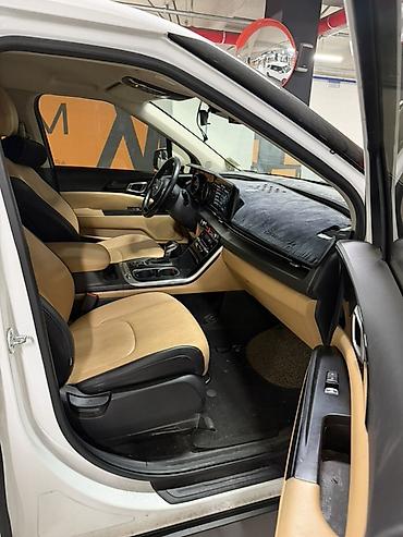 Kia: Kia Carnival: 2021 г., Минивэн — 22