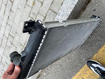 radiyatr: BMW f10 radiator 400 azn alinib 1/2 ay isdifadə olunub isdifadə — 1