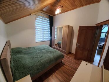 Günlük kirayə evlər: 200 kv. m, 5 otaqlı, Artezian quyusu, Kanalizasiya, Kombi — 6