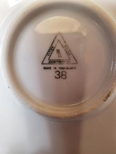 Ostali antikviteti: Servis Jugoporcelan Titov Veles za poslastice iz 70ih godina. Servis na lalafo.rs — 13 Ostali antikviteti: Servis Jugoporcelan Titov Veles za poslastice iz 70ih godina. Servis — 13