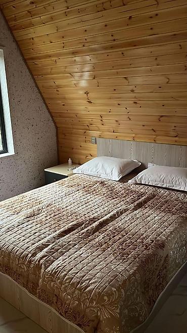 Günlük kirayə evlər: Qəbələ günlük ev - A-frame üslubunda, şüşə fasadlı modern kottec - — 5