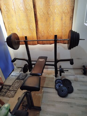 Перчатки: Ştanqa, bench press trenajoru satılır.Daslari ilə birlikdə 250 man