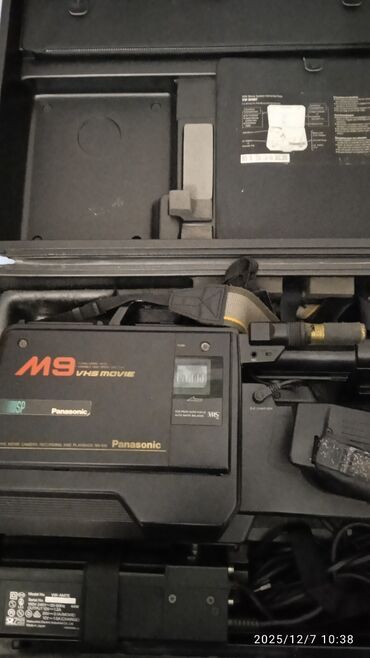 Скупка техники: Продам 2 видеокамеры 3000 сом — 1