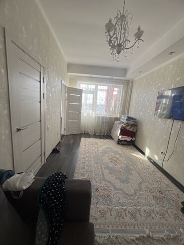 продаю или меняю с доплатой: 1 комната, 34 м², Элитка, 12 этаж, Косметический ремонт