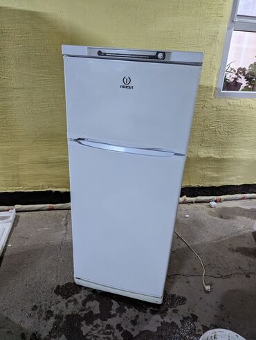 холодильник скупка: Муздаткыч Indesit, Колдонулган, Эки камералуу, Less frost, 60 * 155 * 60