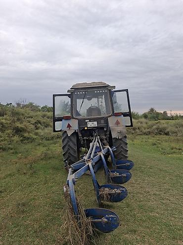 saatlıda sadığ traktor: Belarus 892.2 il 2015 motor karopka ideal kotanla birlikdə 14luk 21000 — 5