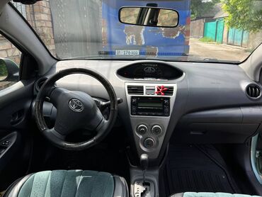 российский машины: Toyota Yaris: 2009 г., 1.5 л, Автомат, Бензин, Седан