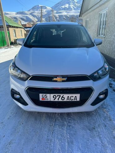 пикап машина: Chevrolet Spark: 2016 г., 1 л, Автомат, Бензин, Хэтчбэк