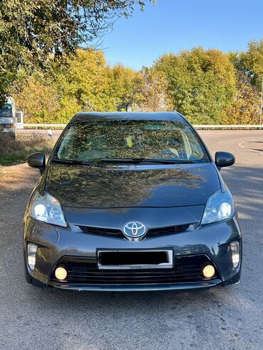 Toyota: Toyota Prius: 2015 г., 1.8 л, Вариатор, Гибрид, Седан