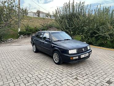 Volkswagen Vento: 1992 г., 1.8 л, Механика, Бензин, Седан