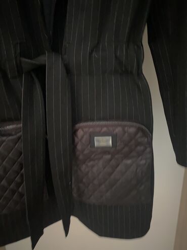 Демисезонные куртки: Необычная 💣 Размер S-m На выход 1-2 раза Заберайте очень классная и — 5