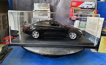 Avtomobil modelləri: Коллекционная модель Mercedes-Benz CLS500 C219 black 2004 MAISTO — 15