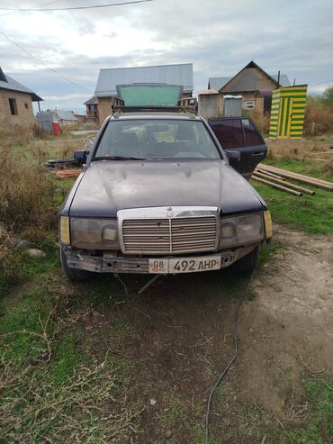 аварийный мерседес: Mercedes-Benz W124: 1979 г., 2.3 л, Механика, Бензин, Универсал