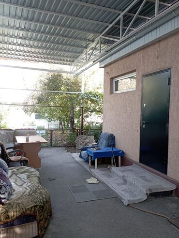 продаю полдома западный автовокзал: Дом, 80 м², 4 комнаты, Риэлтор, Косметический ремонт