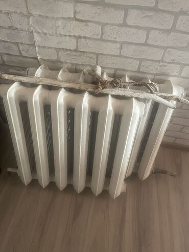 Radiatorlar: İşlənmiş Seksiyalı Radiator Çuqun, Ünvandan götürmə, Zəmanətsiz, Kredit yoxdur