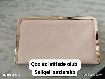 qadin aksesuarları instagram: Zərif qadın pul qabı/klatç - Rəng: açıq pudra - Karkas: qızılı metal — 1