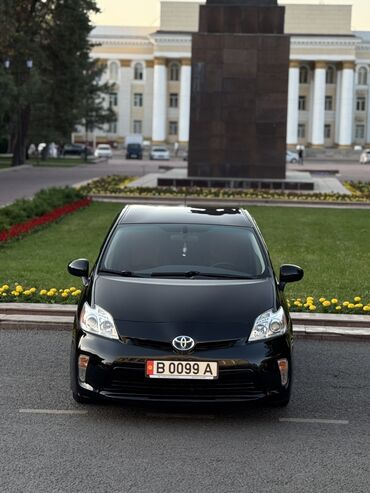 Toyota: Toyota Prius: 2015 г., 1.8 л, Робот, Гибрид, Хэтчбэк