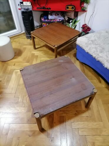 Stolovi: Stočić za dnevni ili. Ispravan. Oko 65/65/37. Ima dva ista. A — 6