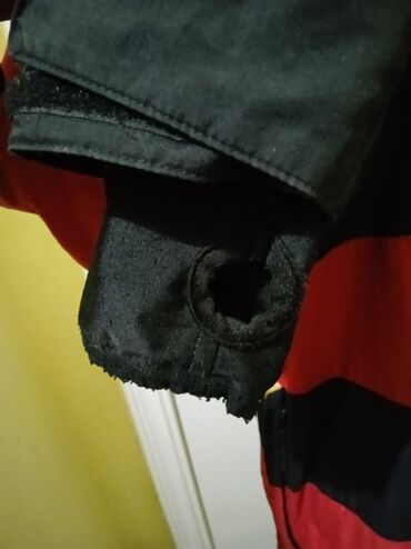 Zimske jakne: Billabong zimska/ski jakna sa kapuljačom, crno‑crvene pruge sa žutim — 15