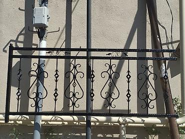 Barmaqlıqlar: Pəncərələr üçün qızılı rəngdə, dəmir barmaqlıqlar. Dekorativ — 13