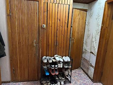 Кыймылсыз мүлк: Продается 2‑комнатная квартира Планировка: - Раздельные комнаты — 6