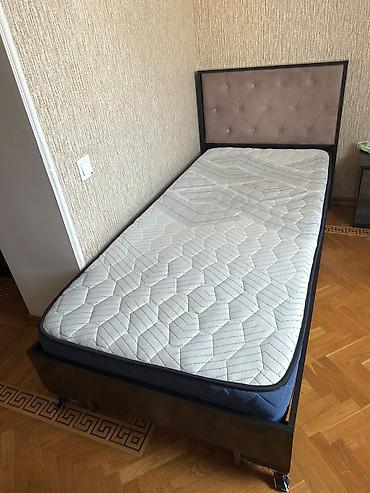 1 ədəd çarpayı satılır 100₼. Matrası var.Ünvan səbail