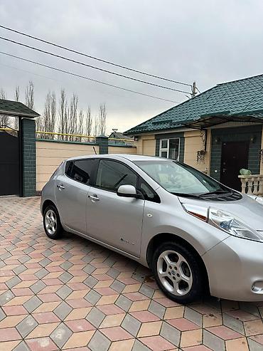 Nissan: Nissan Leaf: 2011 г., Электромобиль, Хэтчбэк — 6