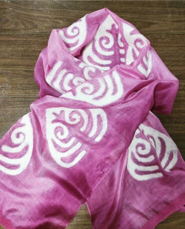 эксклюзивные подарки к 8 марта: Шелковые шарфы с войлоком Шелковые шарфы с войлоком станут яркой