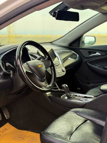 Chevrolet: Chevrolet Malibu: 1.5 l | 2017 il 143300 km Sedan — 21