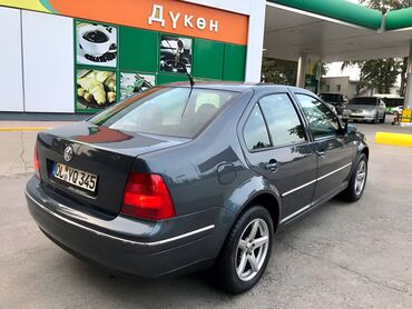 продаю шевролет: Volkswagen Bora: 2003 г., 1.6 л, Автомат, Бензин, Седан