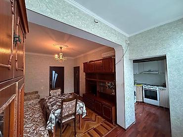 Mənzillər: 20 Yanvarda metroya 3- 4 dəqiqəlik məsafədə yerləşən 3 otaqlı evə 2 — 2