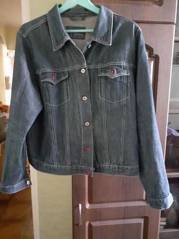 куплю джинсовую куртку: Джинсовая куртка, Классическая модель, 2XL (EU 44)