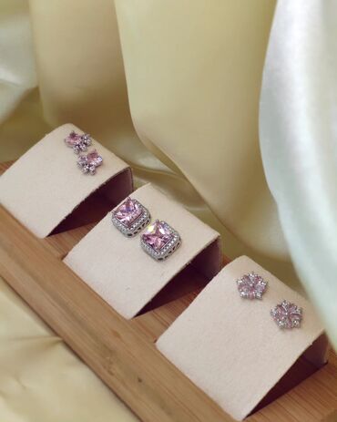 ps fashion nakit: Screwback earrings, Material: Cubic zirconia, Silver