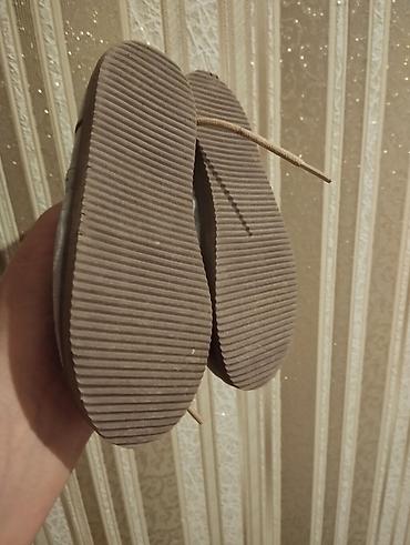 ayaggabı: Old navy firması. 7/14, 140/63 Eu ilə 24 ölçü. 7 manat. Qucaqdaca — 2